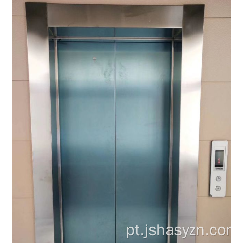 a tampa da porta do elevador